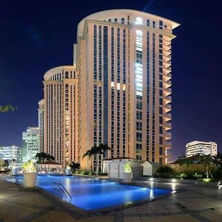 A2J Luxury 1Br Balcony Suite Near Venice Mall Bgc Manila Zewnętrze zdjęcie