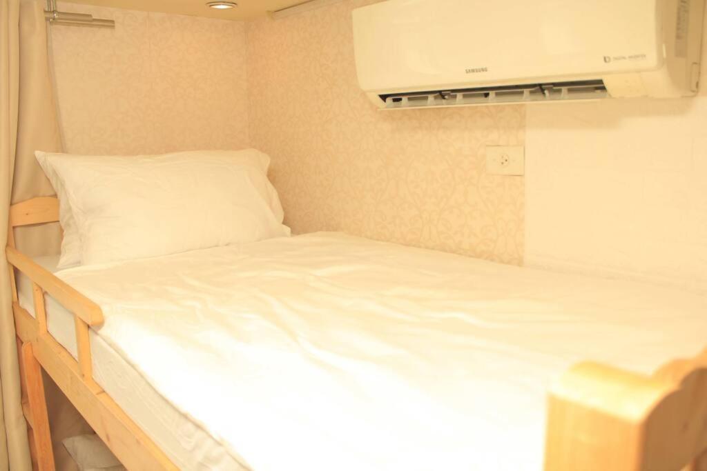A2J Luxury 1Br Balcony Suite Near Venice Mall Bgc Manila Zewnętrze zdjęcie