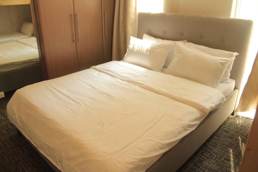 A2J Luxury 1Br Balcony Suite Near Venice Mall Bgc Manila Zewnętrze zdjęcie