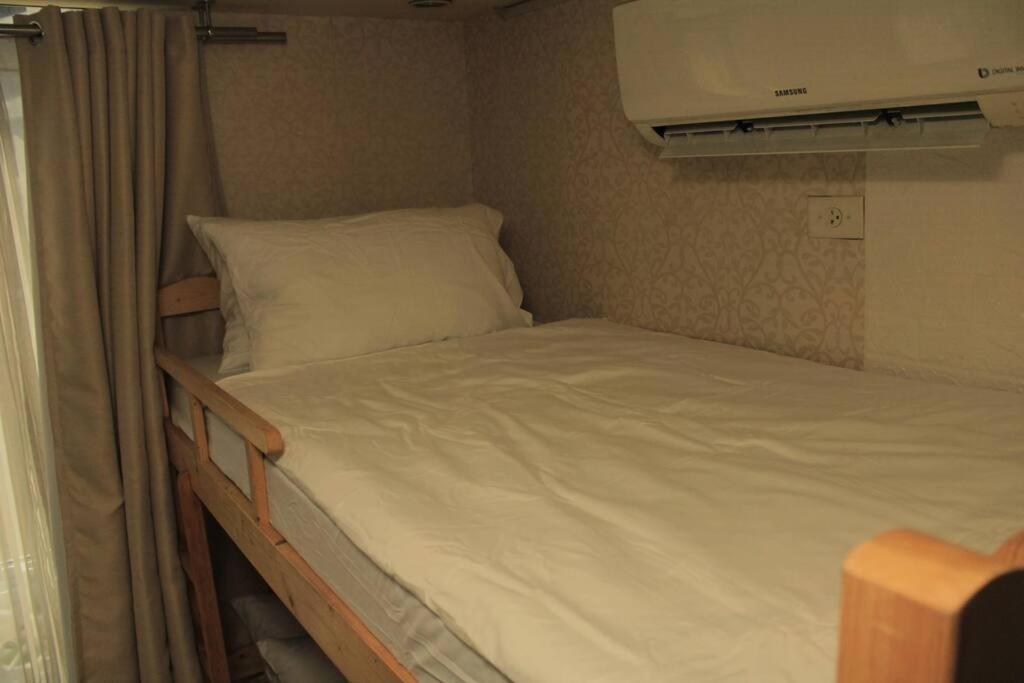 A2J Luxury 1Br Balcony Suite Near Venice Mall Bgc Manila Zewnętrze zdjęcie