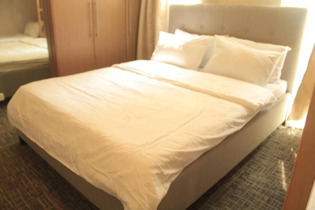 A2J Luxury 1Br Balcony Suite Near Venice Mall Bgc Manila Zewnętrze zdjęcie