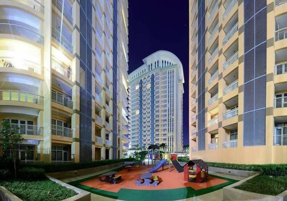 A2J Luxury 1Br Balcony Suite Near Venice Mall Bgc Manila Zewnętrze zdjęcie