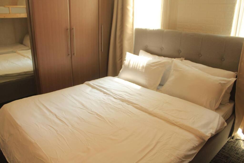 A2J Luxury 1Br Balcony Suite Near Venice Mall Bgc Manila Zewnętrze zdjęcie